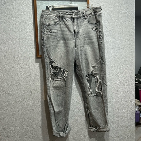 American Eagle Gray High-Waisted Mom Jeans with Holes - Picture 1 of 4